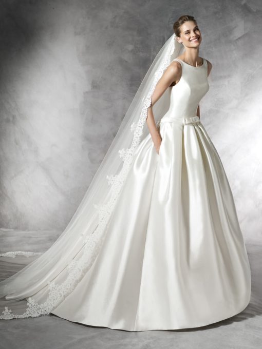 Pronovias Barcaza Wedding Dress - Image 2