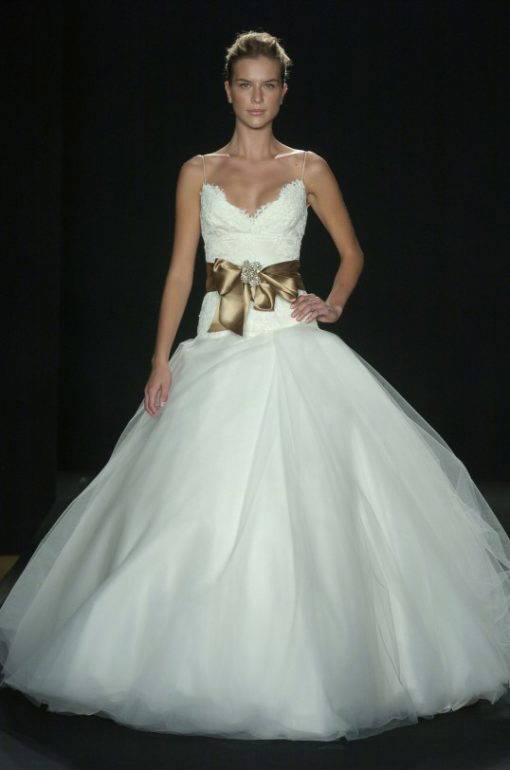 Monique L’Huillier Swan Lake - Image 3