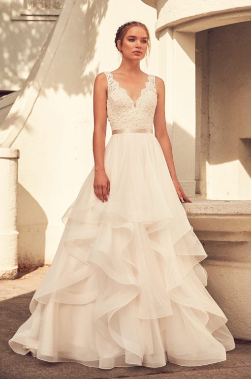 Paloma Blanca 4798 Wedding Dress - Image 4